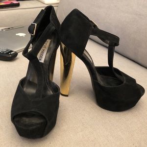 Steve Madden Black Suede Dyvine Pumps Size 6